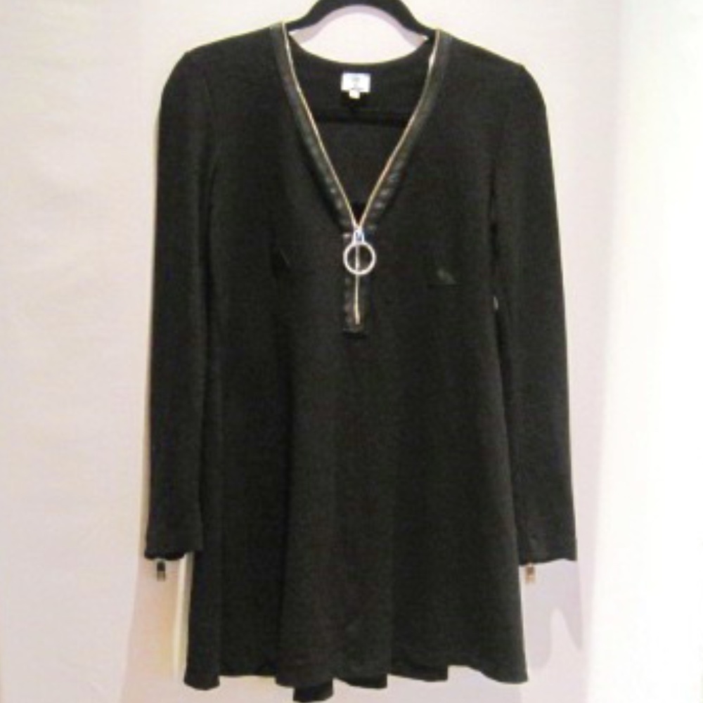GIL SANTUCCI Tunic Top
